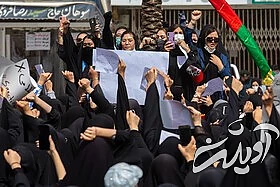 تجمع خودجوش زنان افغانستانی در میدان آستانه قم